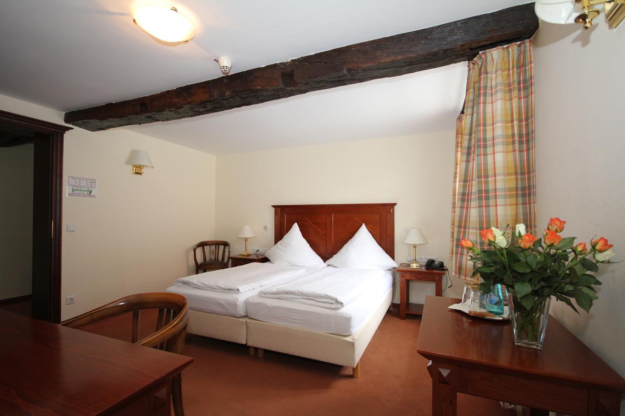 Hotel Drei Linden 뤼넨 외부 사진